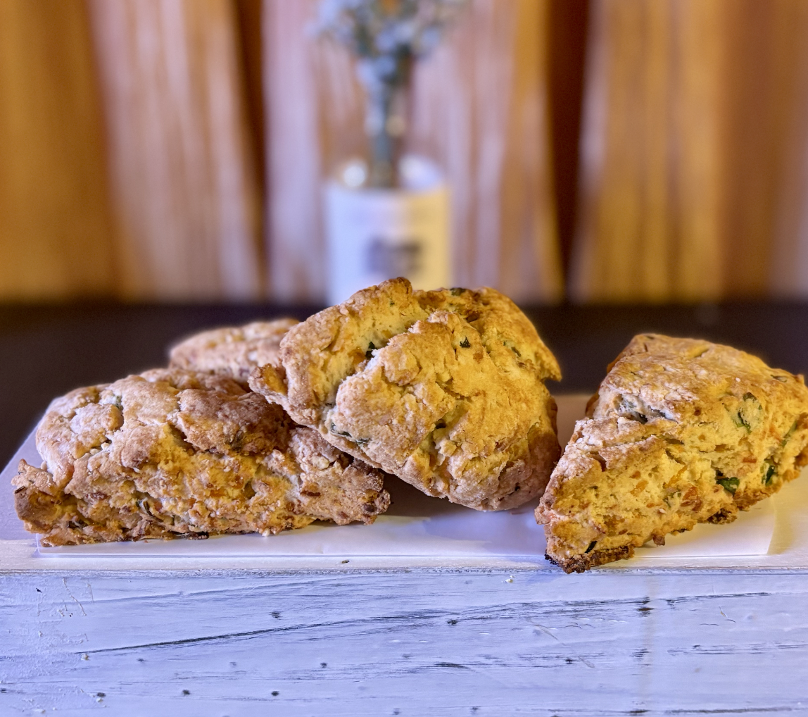 MILK&amp;SCONE Amazing Buttermilk Scones with Cinnamon Chips